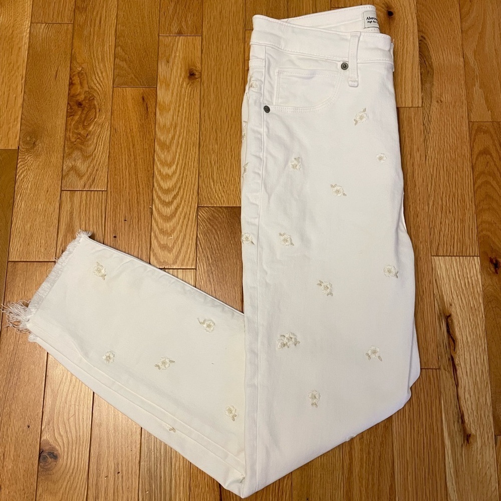 Abercrombie & Fitch White Skinny Jeans
